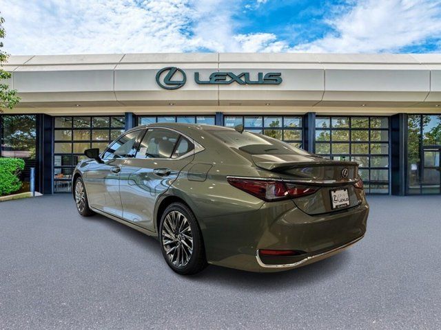 2025 Lexus ES 300h Ultra Luxury