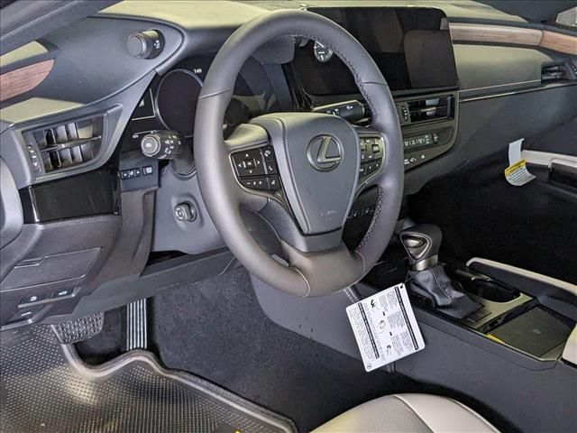 2025 Lexus ES 350