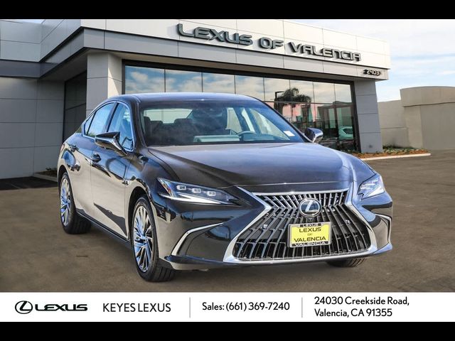 2025 Lexus ES 300h Luxury