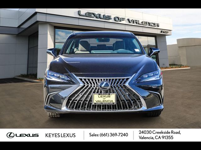 2025 Lexus ES 300h Luxury