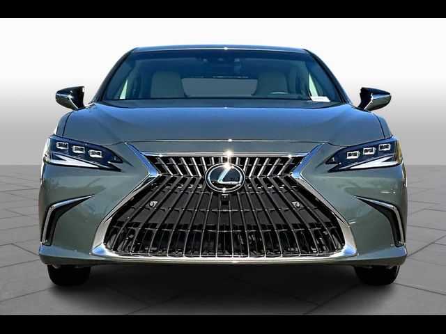 2025 Lexus ES 300h Luxury