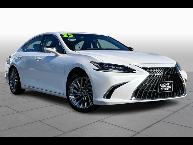 2025 Lexus ES 300h Luxury