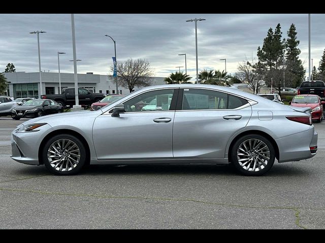 2025 Lexus ES 300h Luxury