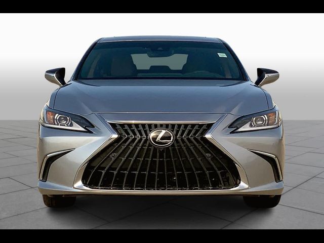 2025 Lexus ES 300h Luxury