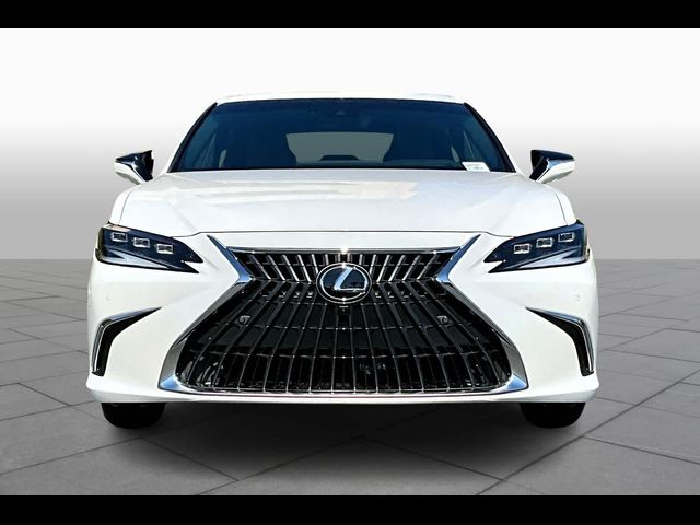 2025 Lexus ES 300h Luxury