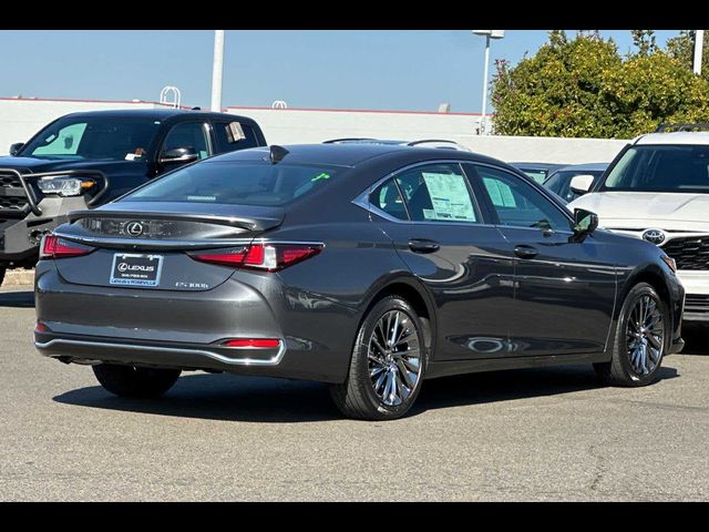 2025 Lexus ES 300h Luxury