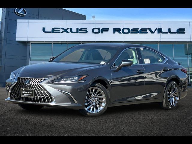 2025 Lexus ES 300h Luxury