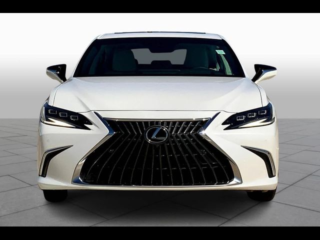 2025 Lexus ES 300h Ultra Luxury