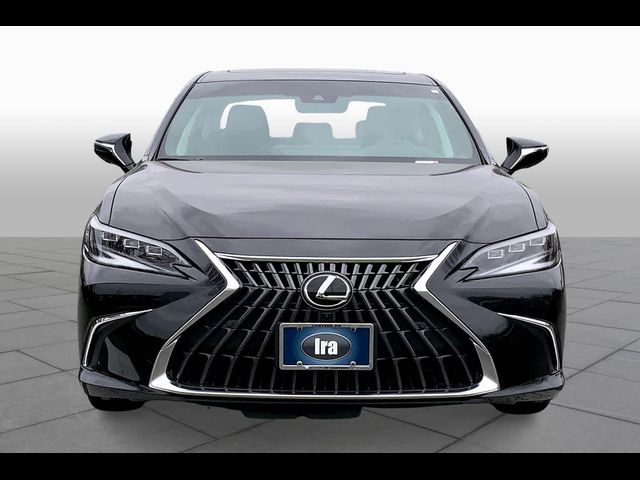 2025 Lexus ES 300h Ultra Luxury