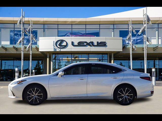 2025 Lexus ES 250