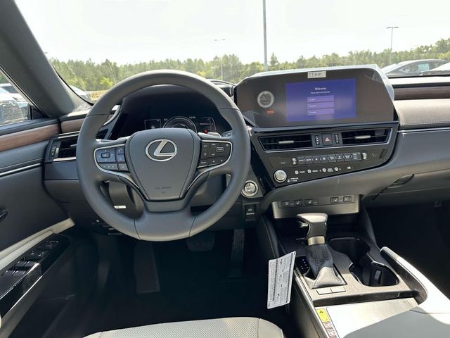 2025 Lexus ES 300h