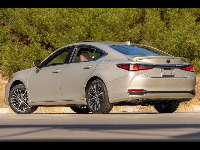 2025 Lexus ES 300h