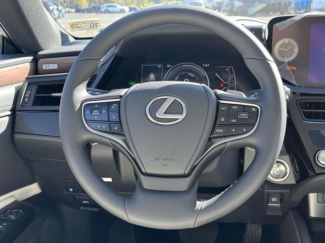 2025 Lexus ES 300h