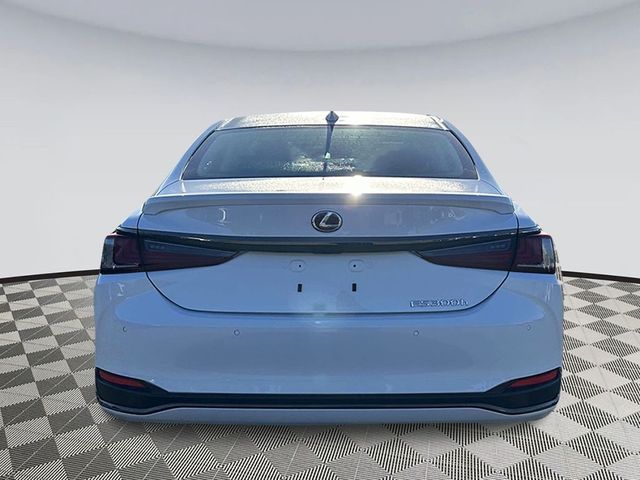 2025 Lexus ES 300h