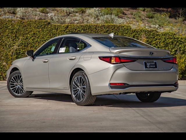 2025 Lexus ES 300h