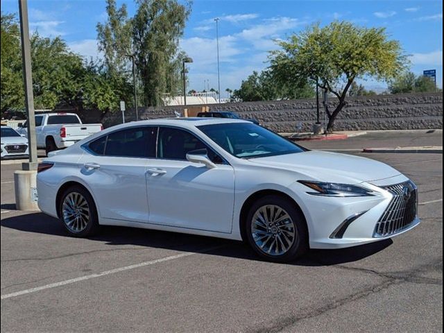 2025 Lexus ES 300h Luxury