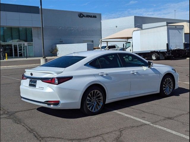 2025 Lexus ES 300h Luxury