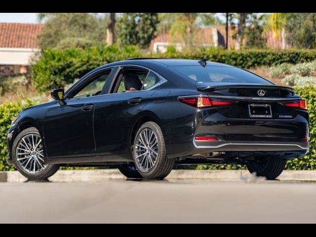 2025 Lexus ES 300h