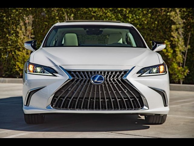 2025 Lexus ES 300h