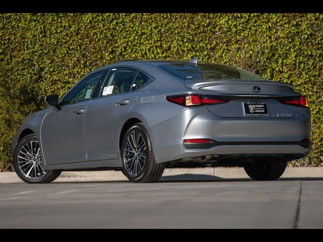 2025 Lexus ES 300h