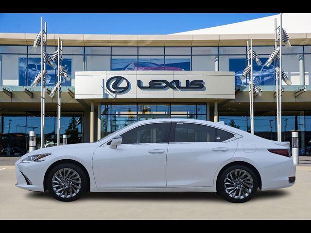 2025 Lexus ES 300h Luxury