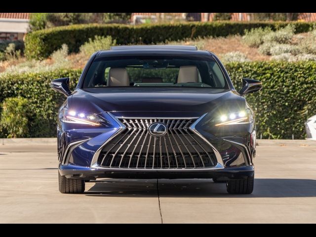 2025 Lexus ES 300h Luxury