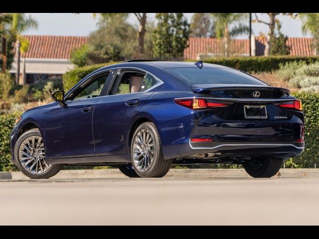 2025 Lexus ES 300h Luxury