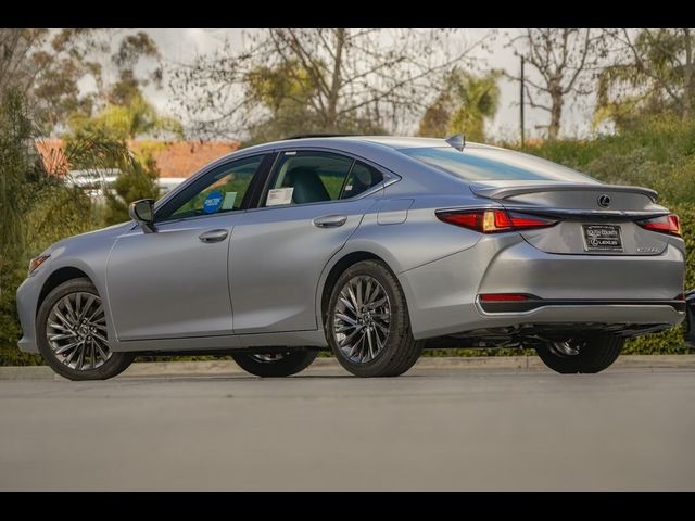 2025 Lexus ES 300h Luxury