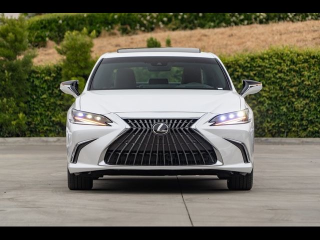 2025 Lexus ES 300h Luxury