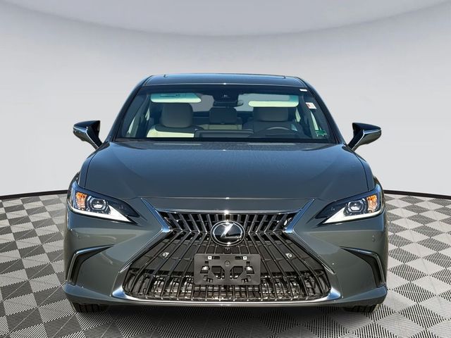 2025 Lexus ES 300h Luxury