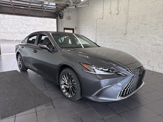 2025 Lexus ES 300h Ultra Luxury