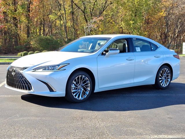 2025 Lexus ES 300h Luxury