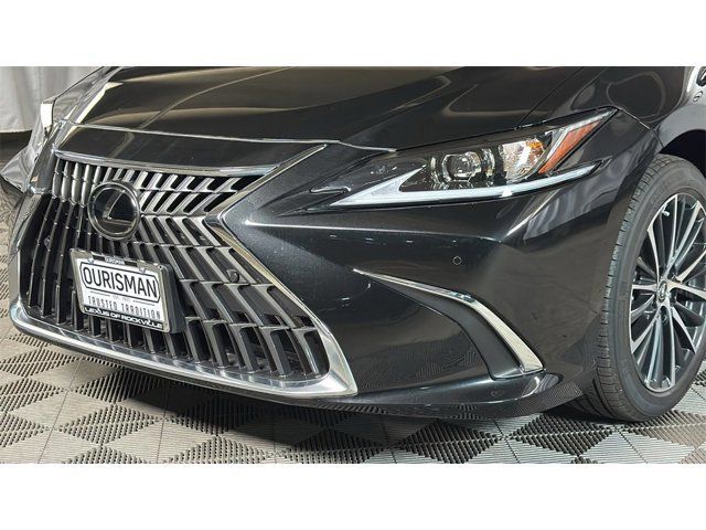 2025 Lexus ES 300h