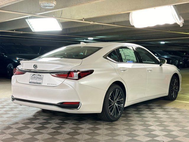 2025 Lexus ES 300h