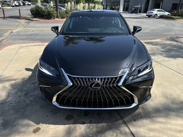 2025 Lexus ES 300h Luxury