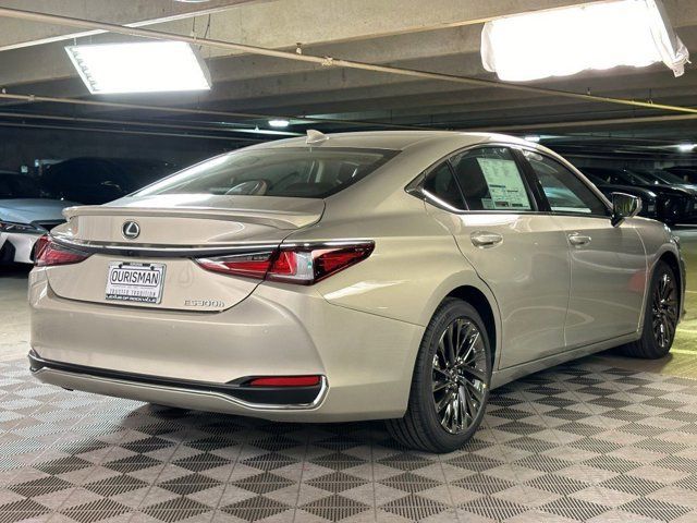 2025 Lexus ES 300h Luxury