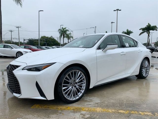 2025 Lexus IS 300