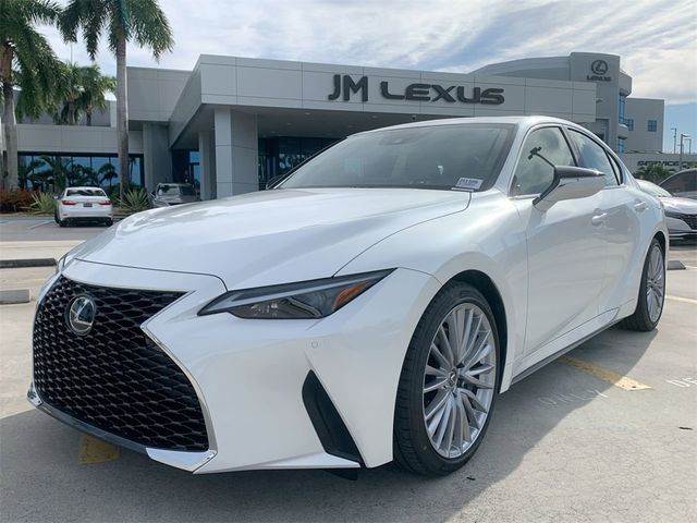 2025 Lexus IS 300