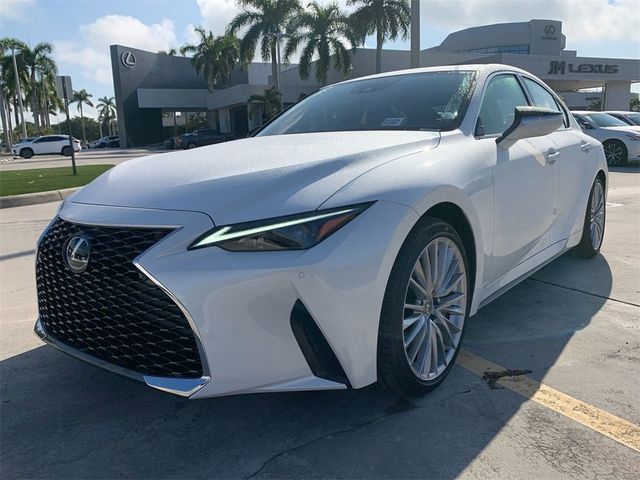 2025 Lexus IS 300