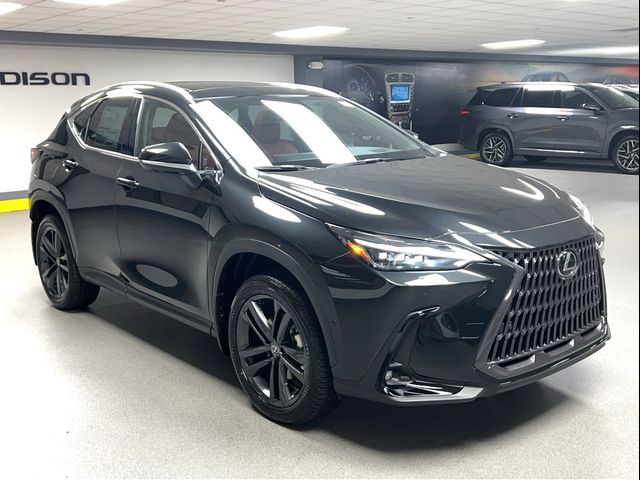 2025 Lexus NX 450h+ Luxury