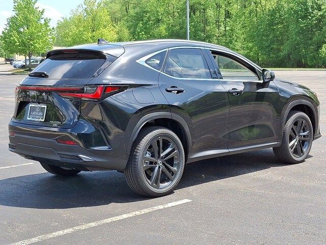 2025 Lexus NX 450h+ Luxury