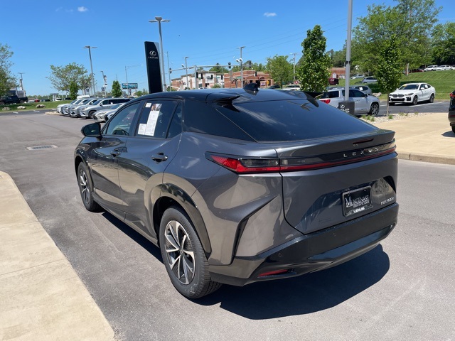 Vehicle image 7 of 29