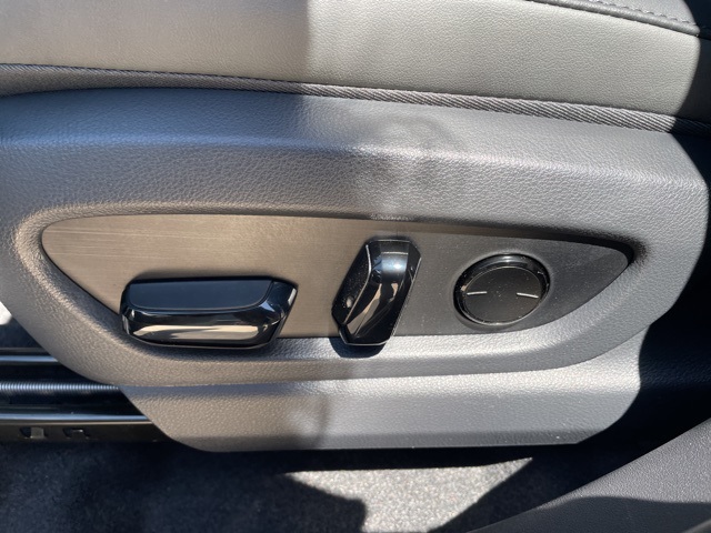 Vehicle image 11 of 29