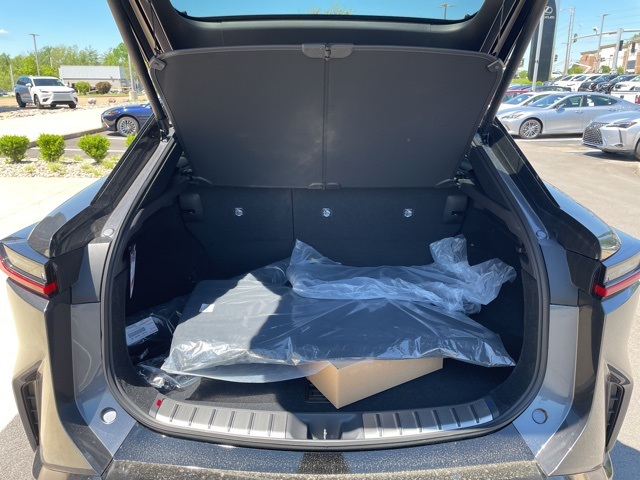 Vehicle image 14 of 29