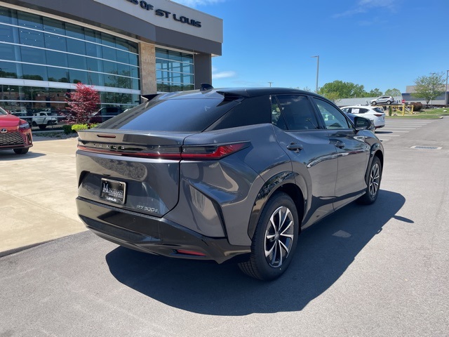 Vehicle image 2 of 29