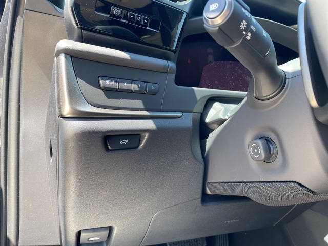 Vehicle image 25 of 29