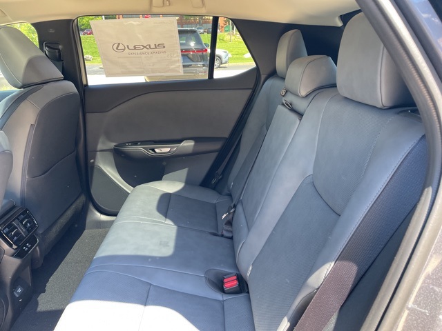 Vehicle image 13 of 29