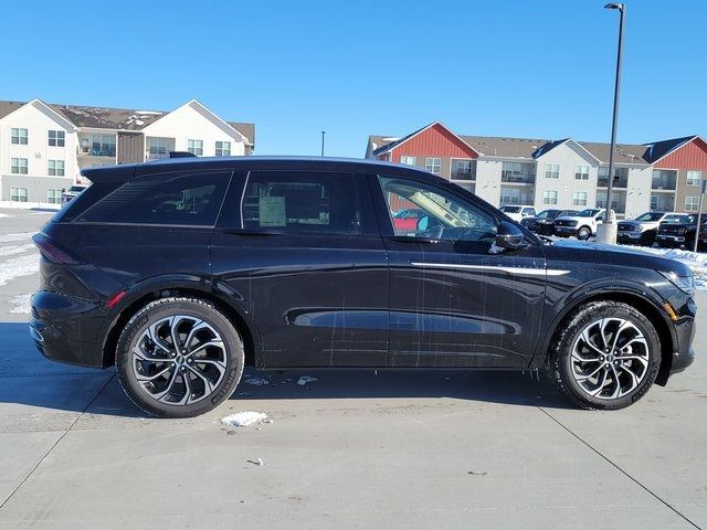 2025 Lincoln Nautilus Reserve