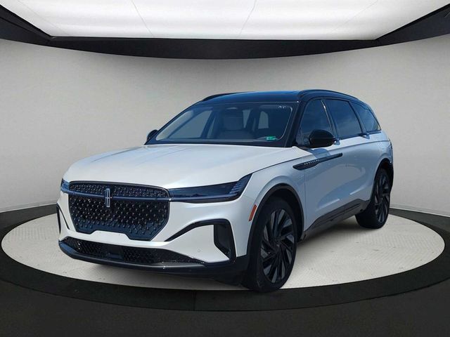 2025 Lincoln Nautilus Reserve