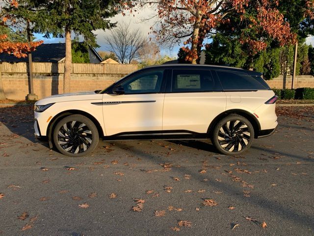 2025 Lincoln Nautilus Reserve